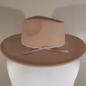 Taupe fedora/rancher hat NWT.